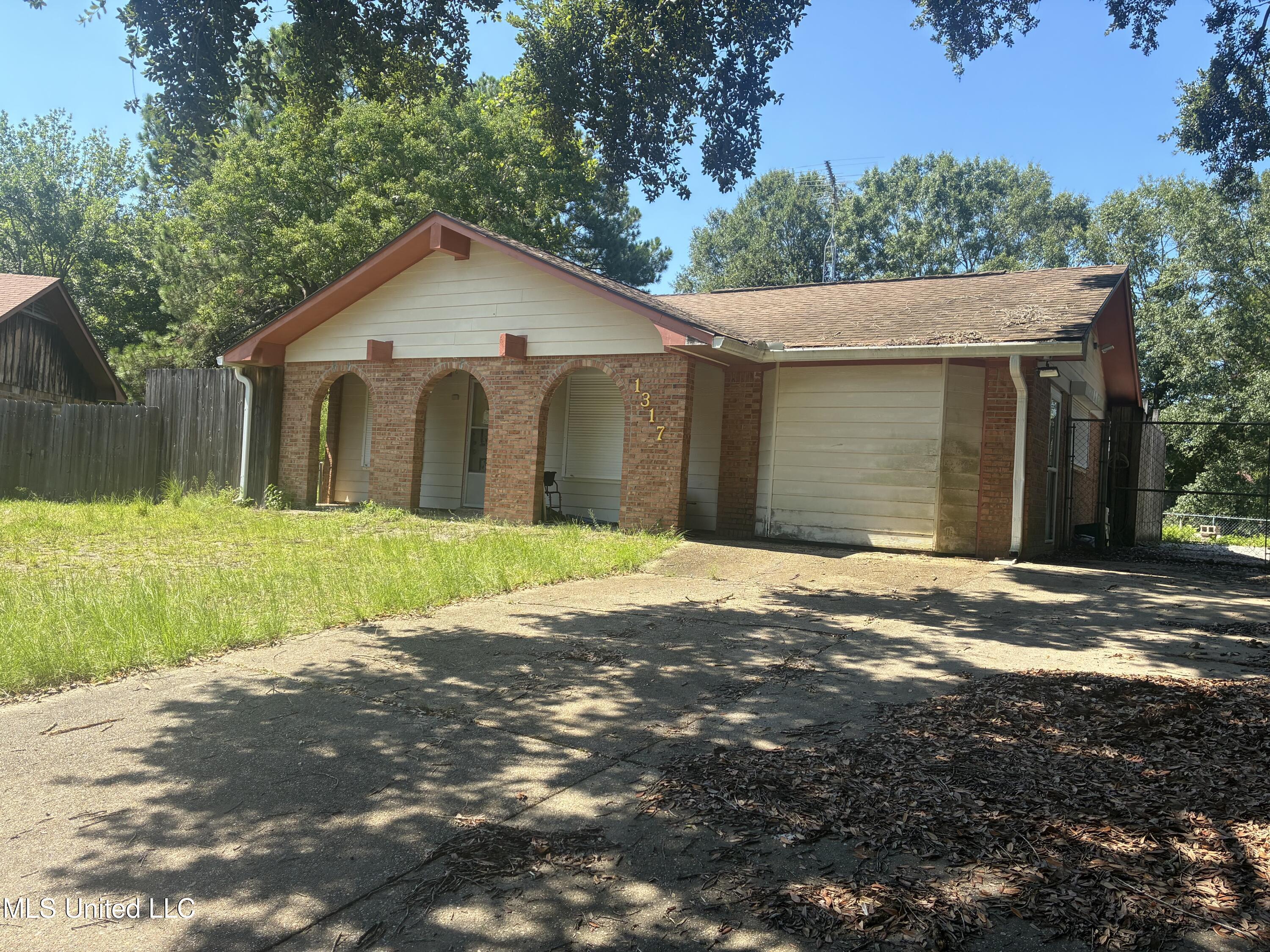 Property Photo: 1317 Chalmette Avenue MS 39564