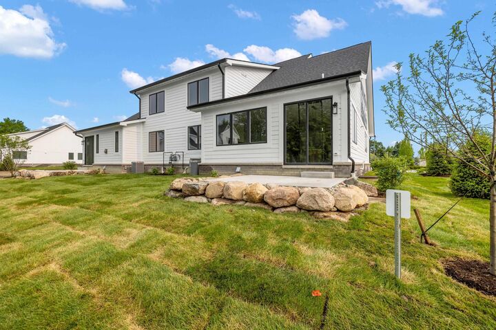 Property Photo:  5874 Heights Drive Unit 20 / Building 10  MI 48314 