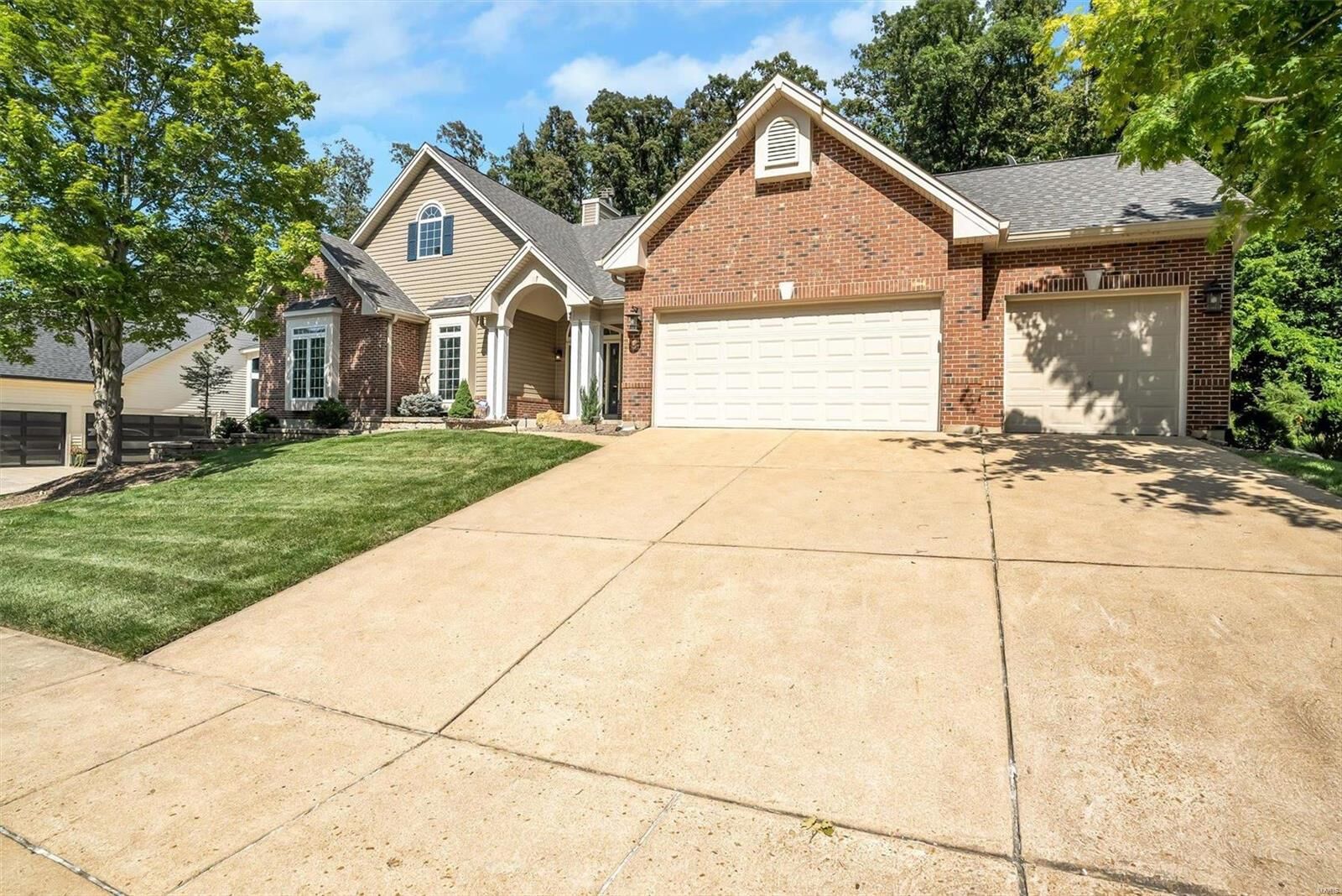 Property Photo: 722 Southern Hills Drive MO 63025