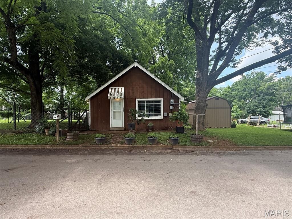 Property Photo:  211 Overton Street  MO 63640 