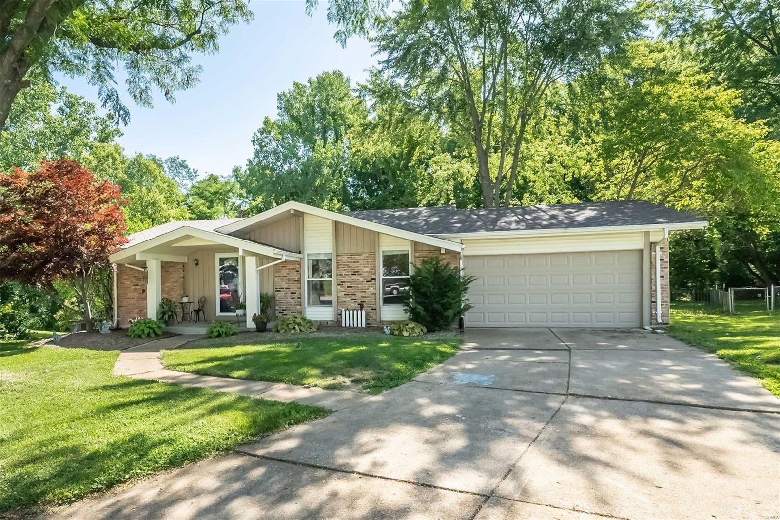 Property Photo: 4 Thornway Court MO 63376
