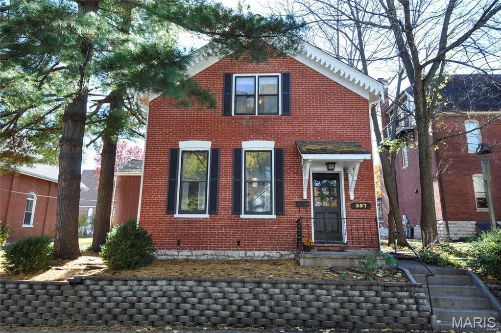 Property Photo: 557 Washington Street MO 63301