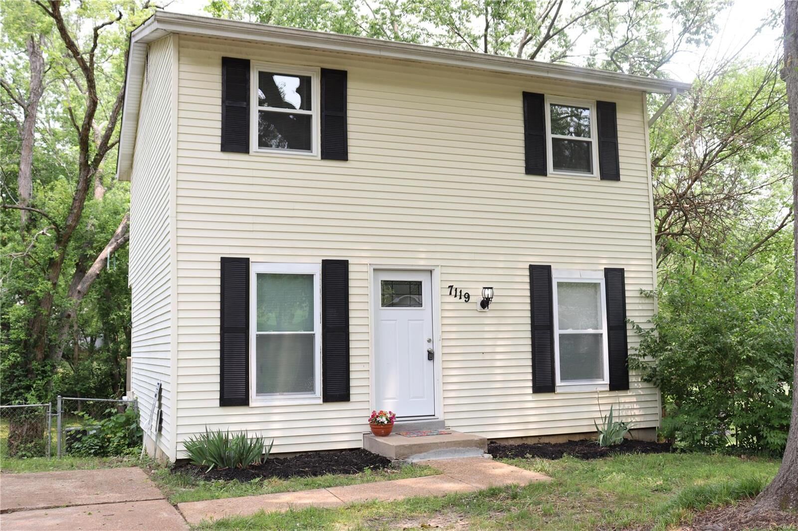 Property Photo: 7119 Burgess Drive MO 63012