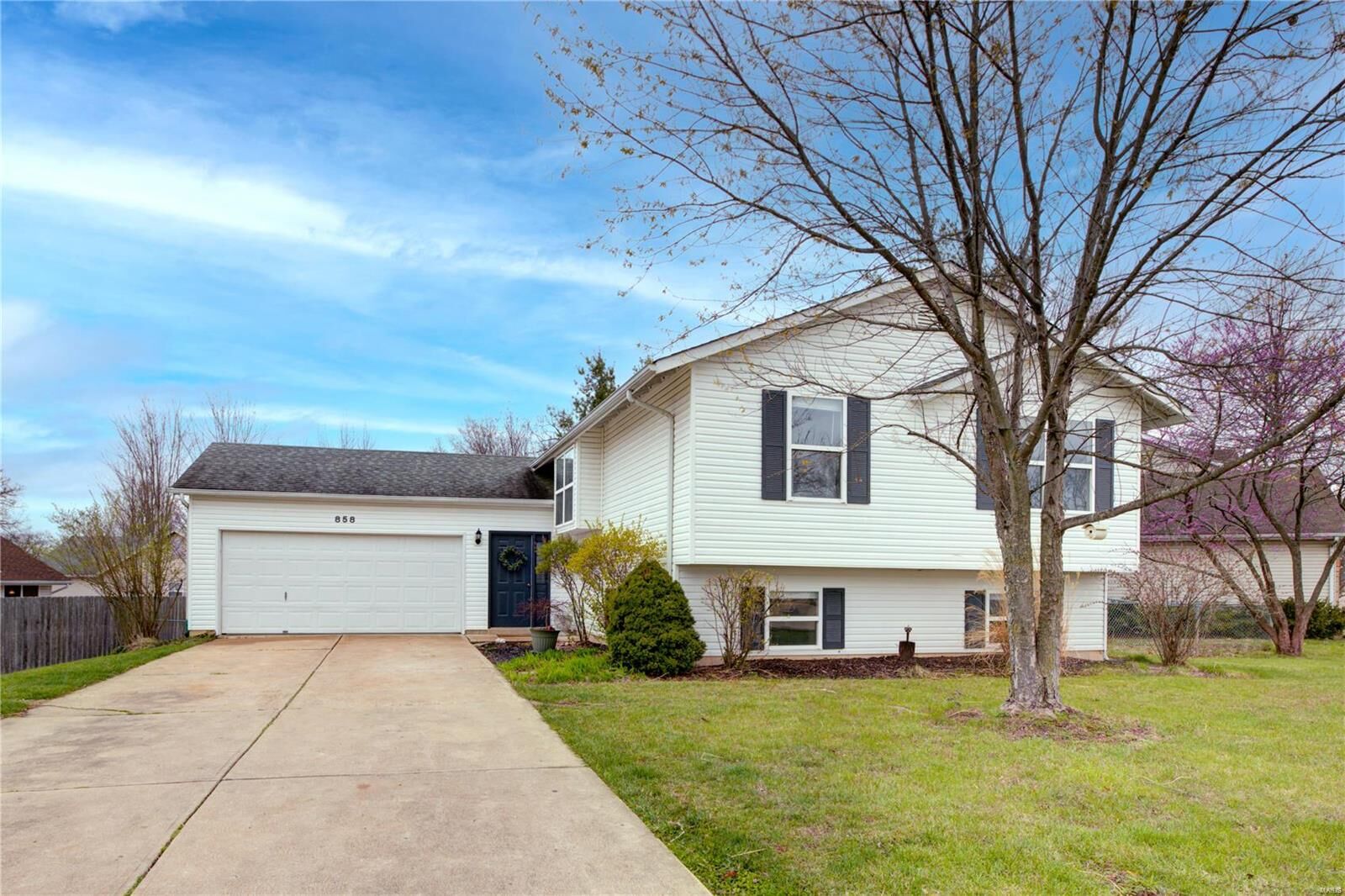 Property Photo:  858 Sherwood Forest  MO 63366 