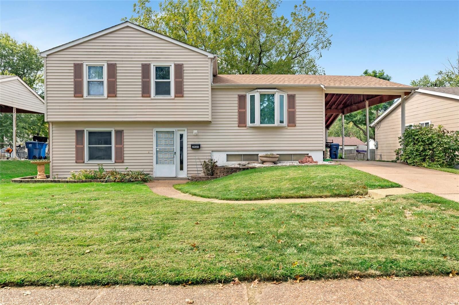 Property Photo: 2420 Teakwood Manor Drive MO 63031