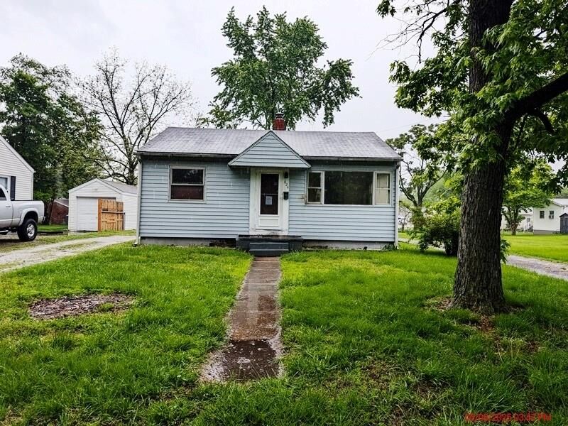 Property Photo:  824 Whittier Street  IL 62095 