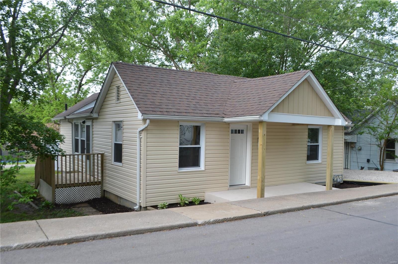 Property Photo: 110 Gray Street MO 63028