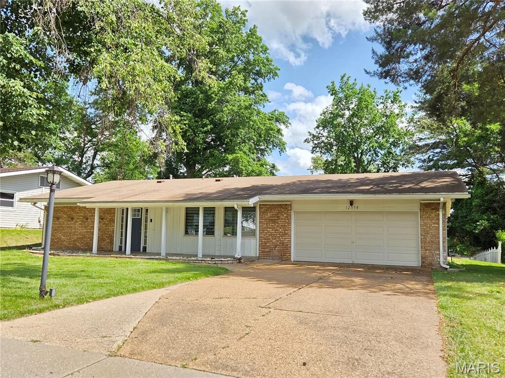 Property Photo:  12558 Pepperwood Drive  MO 63146 