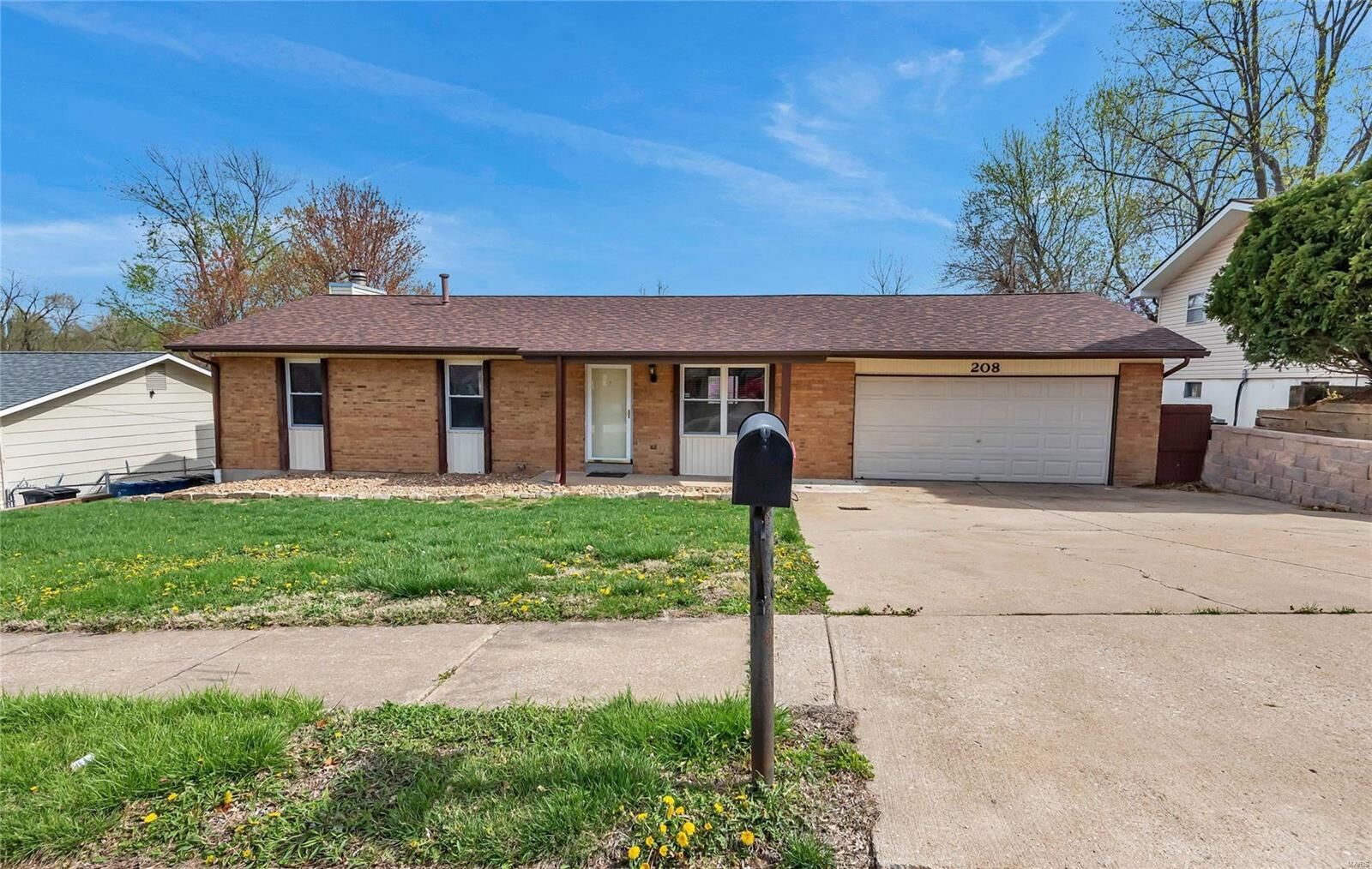 Property Photo:  208 Hunters Rdg  MO 63301 