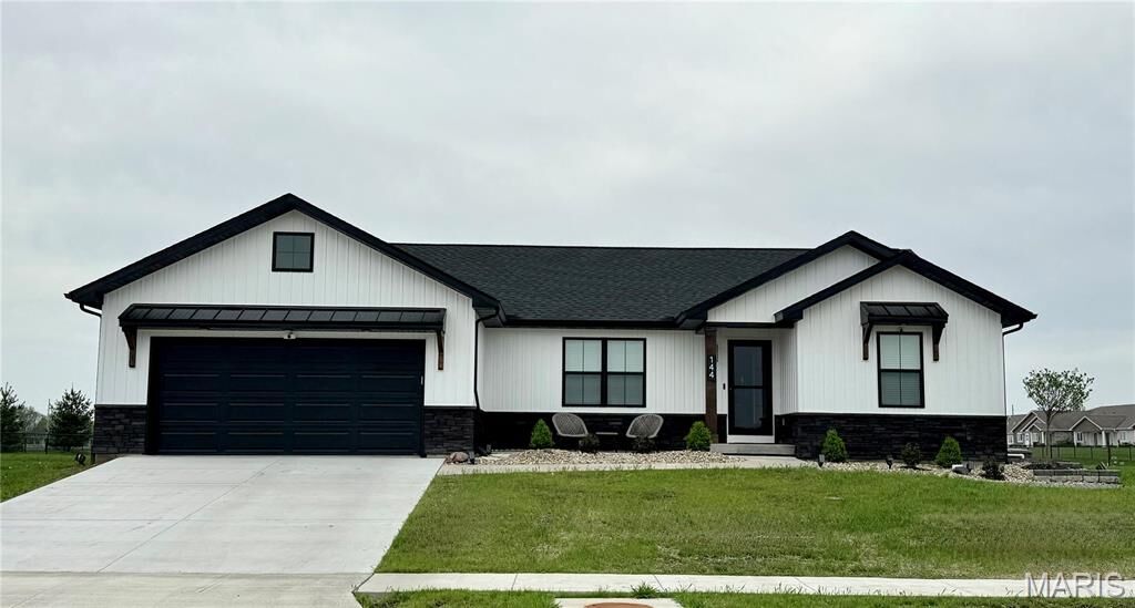 Property Photo: 144 Bay Meadow Circle IL 62067