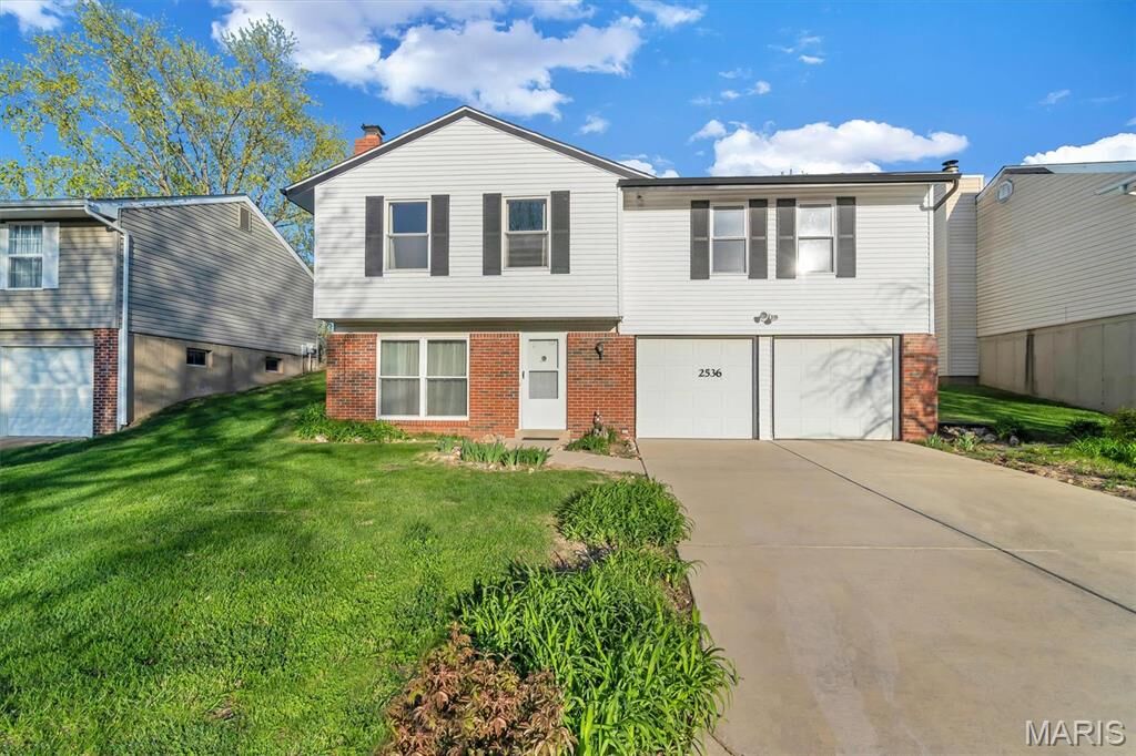 Property Photo: 2536 Wellesley Drive MO 63049