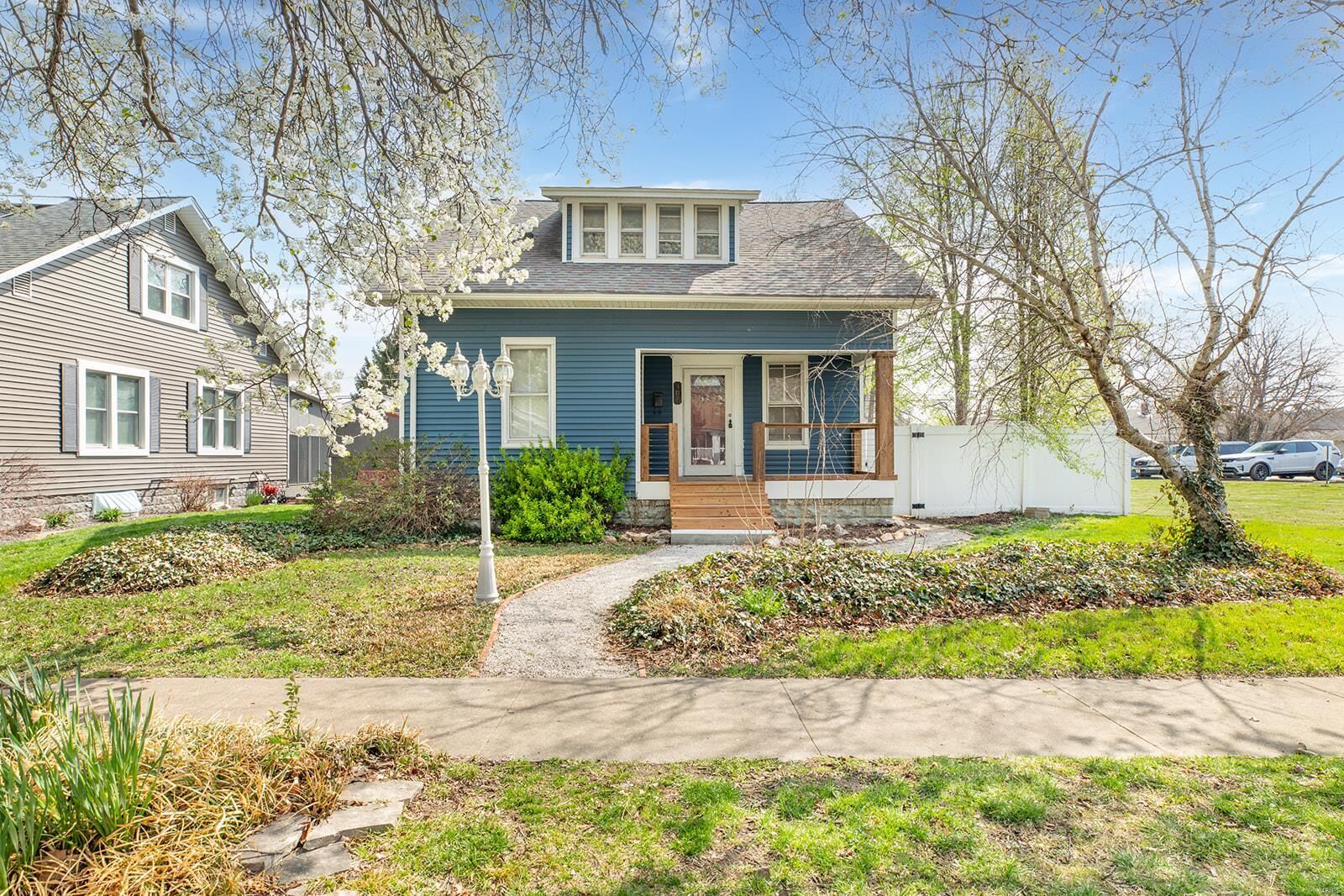 Property Photo: 307 S Prairie Street IL 62010