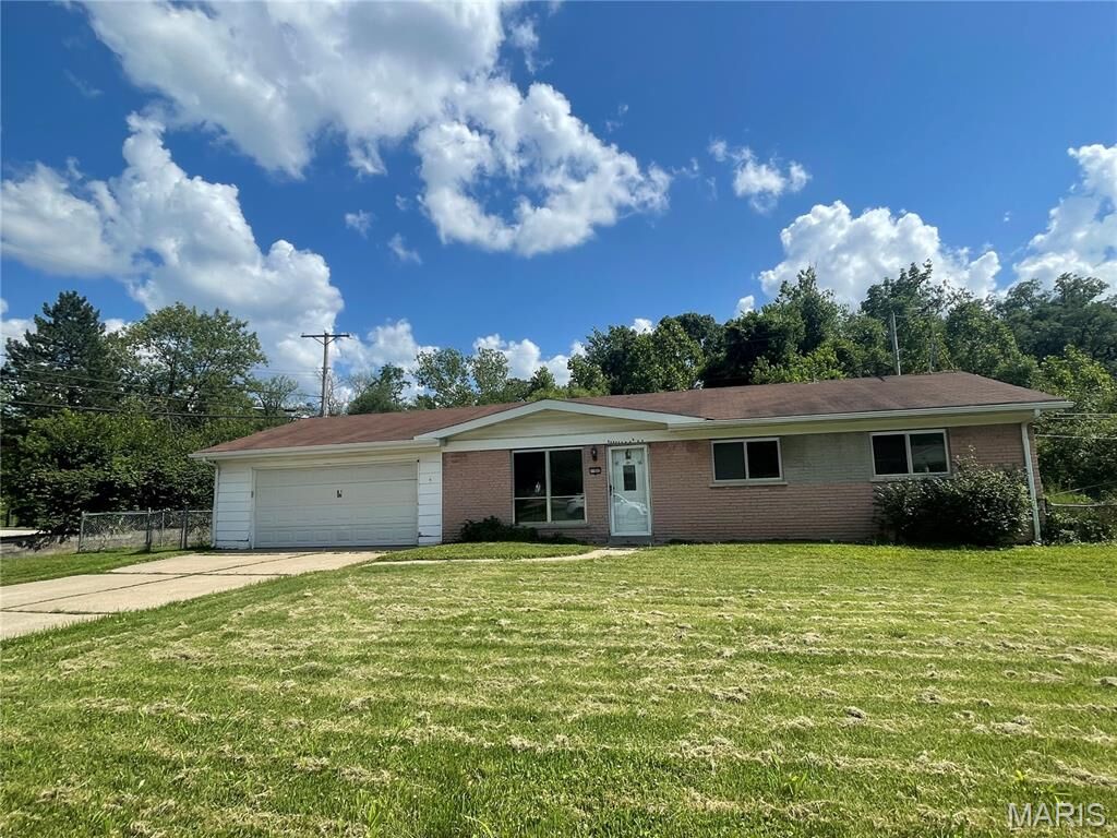 Property Photo: 11502 Wylwood Drive MO 63043