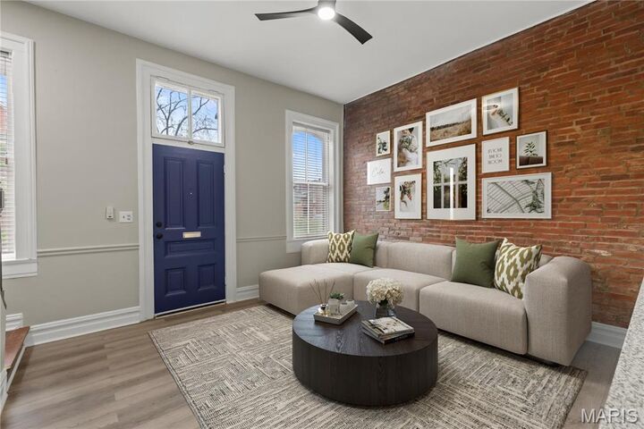 Property Photo: 914 Russell Boulevard MO 63104