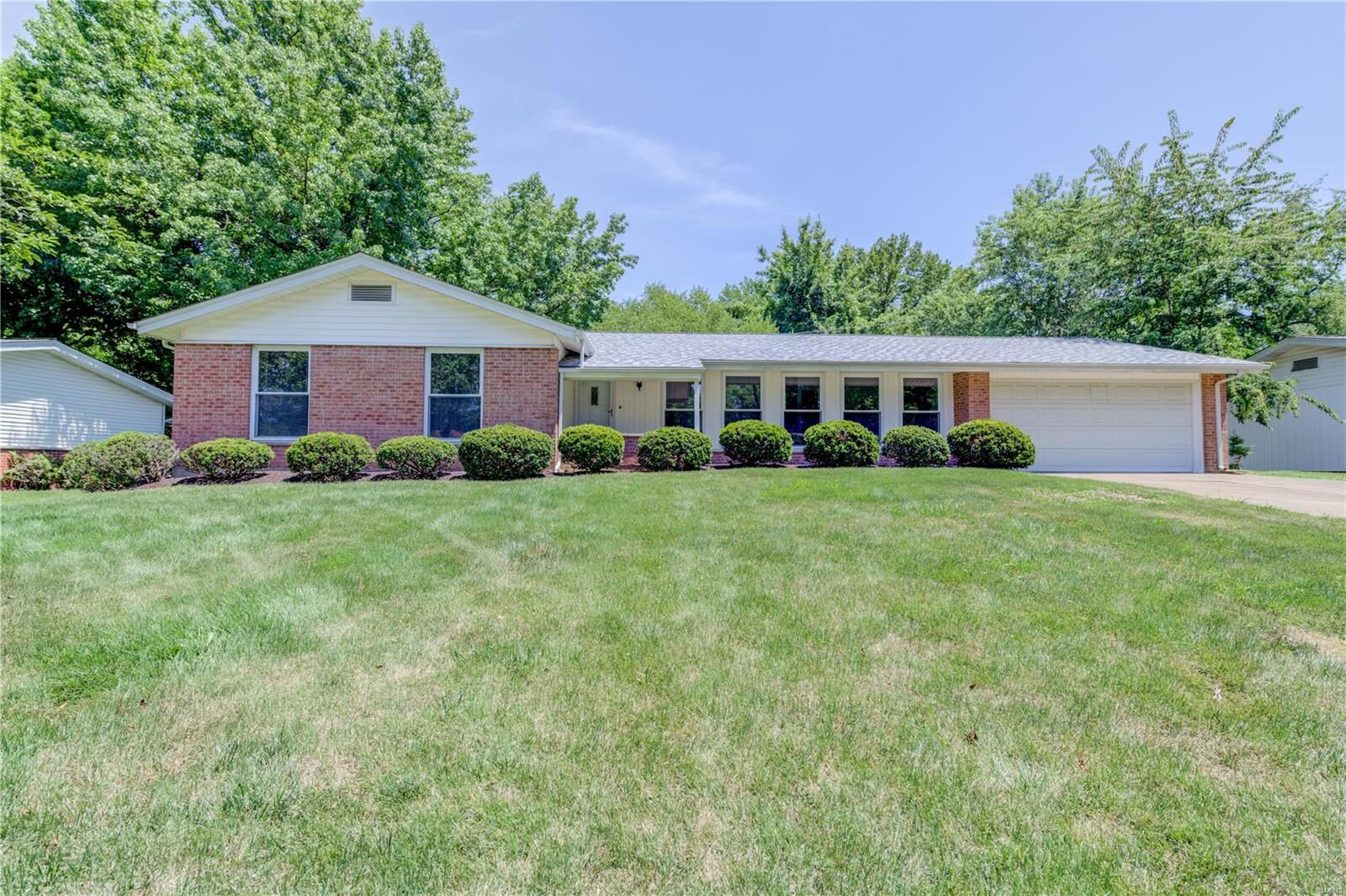 Property Photo: 1322 Palm Ridge Court MO 63146