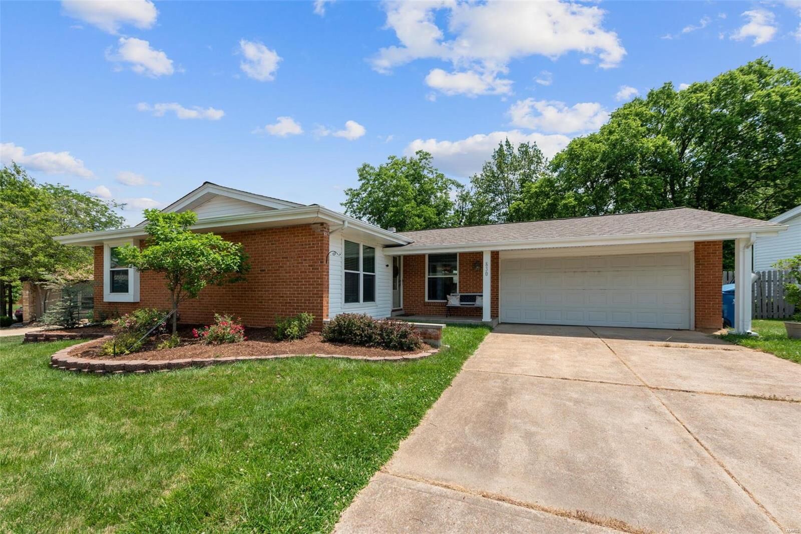 Property Photo:  830 Westglen Village Drive  MO 63021 