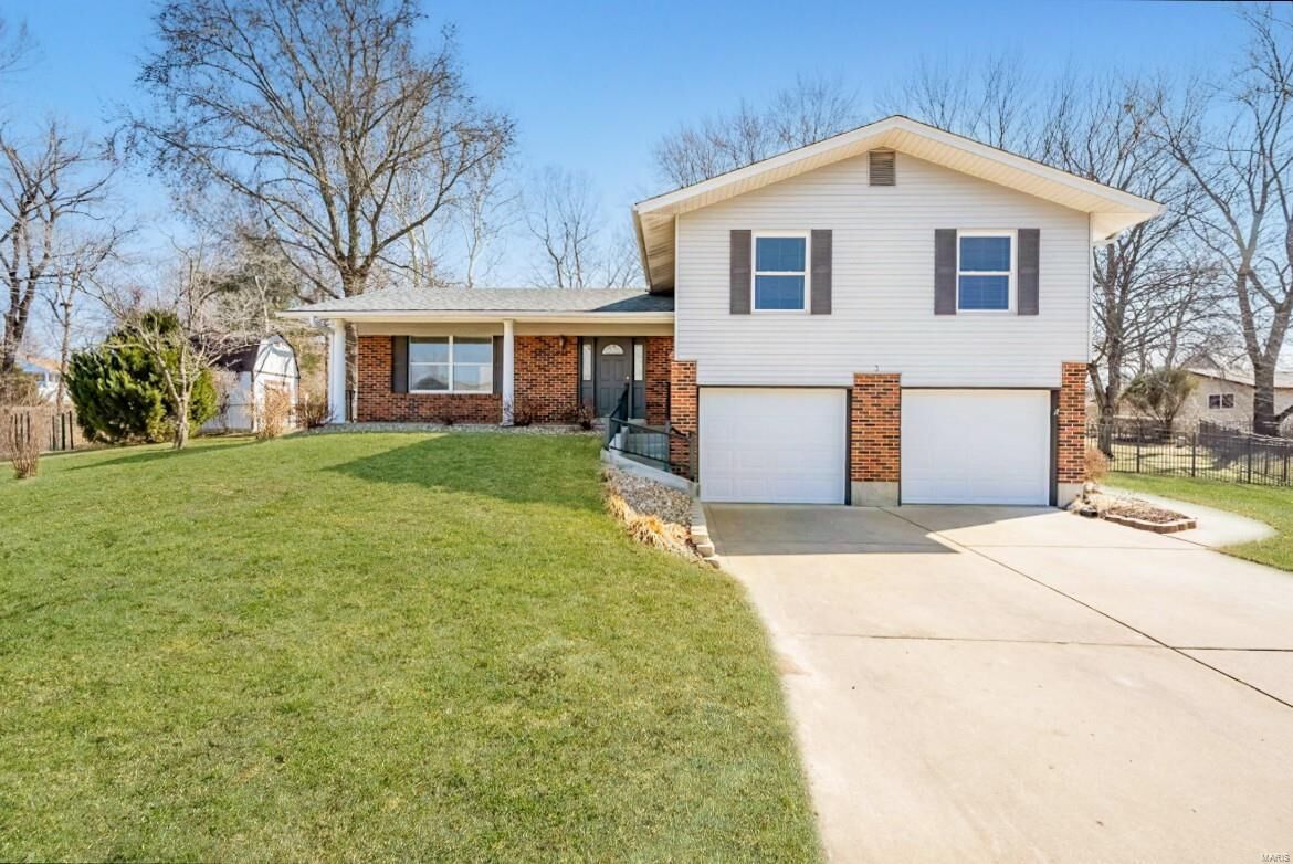 Property Photo: 3 Larkspur Court MO 63301