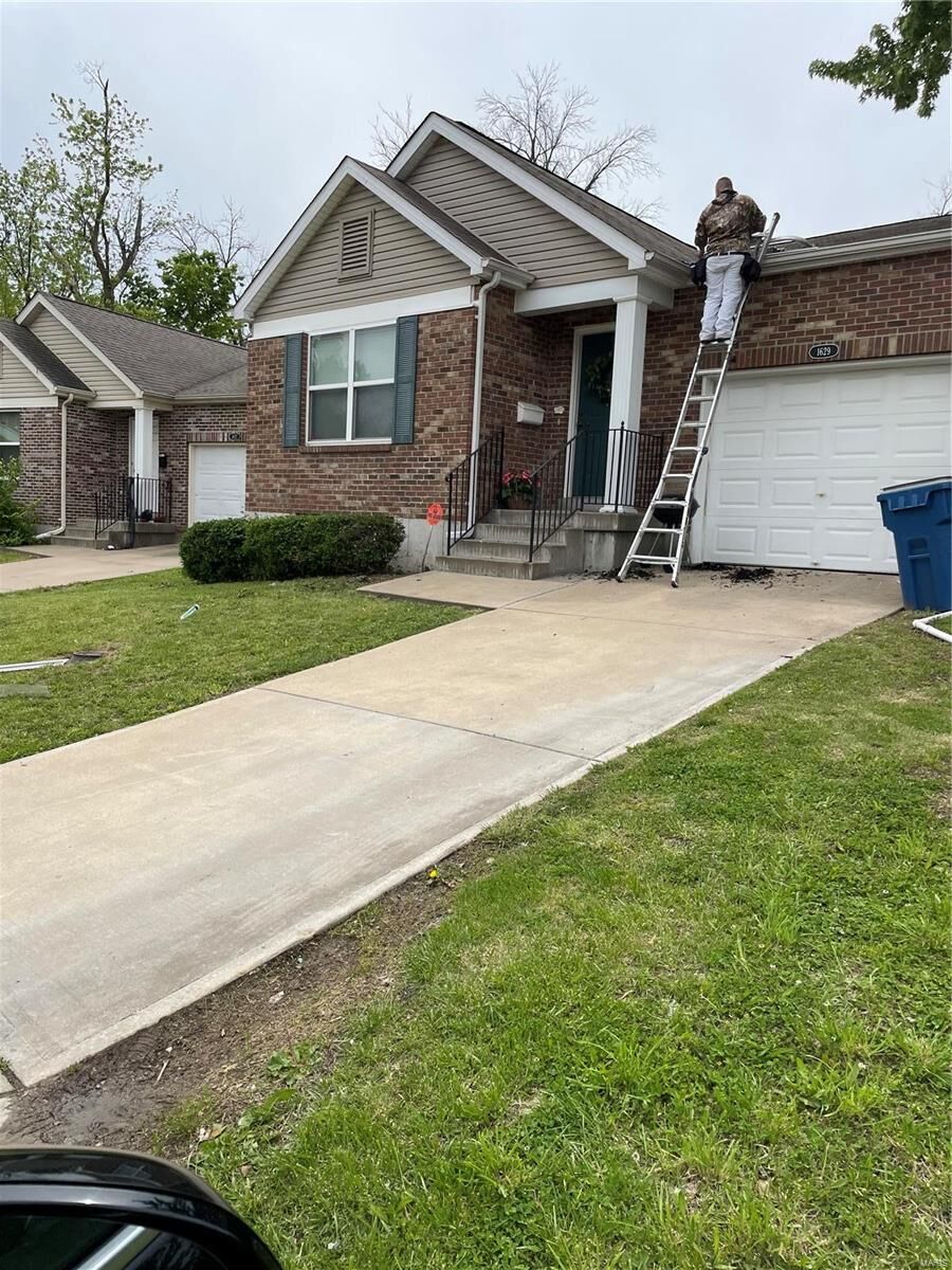 Property Photo:  1629 Glenechort Drive  MO 63133 