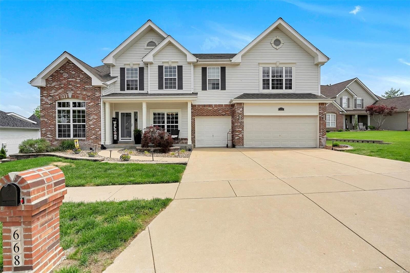 Property Photo: 668 Grand View Ridge Court MO 63025
