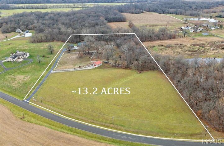 Property Photo: 7467 Walshville Trail IL 62049