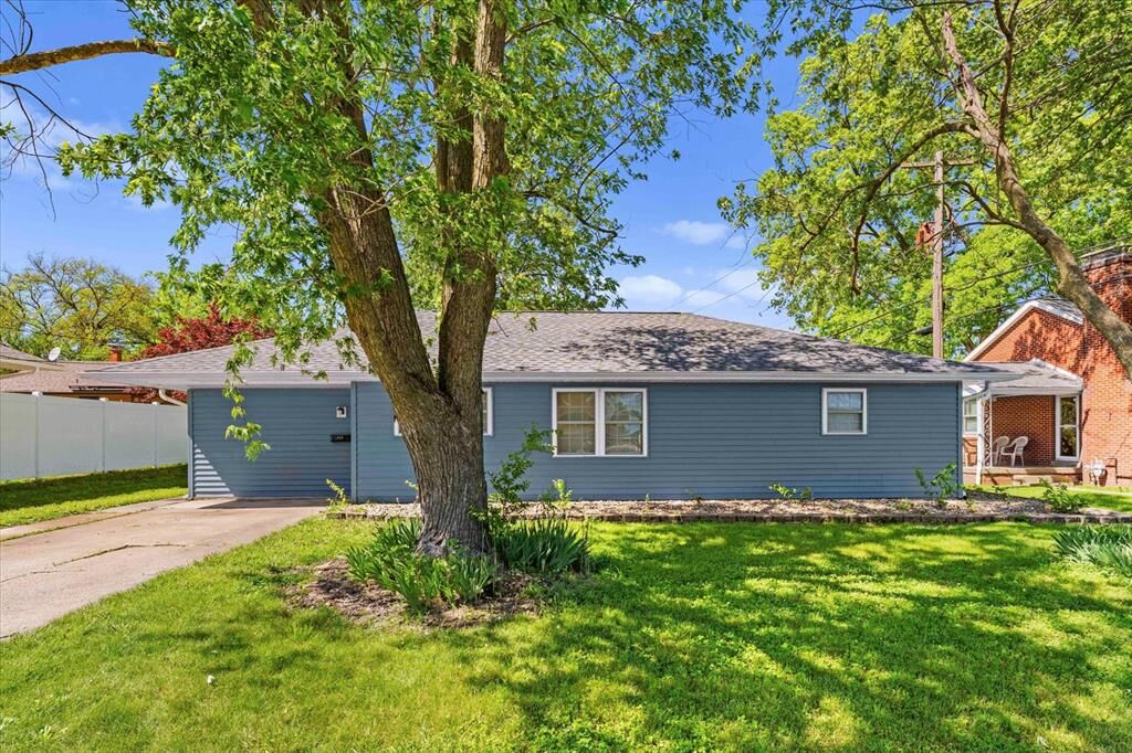 Property Photo:  113 Brand Avenue  IL 62278 