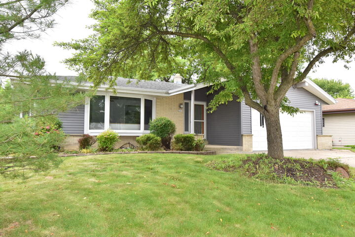2091 E Spruce Ct  Oak Creek WI 53154 photo