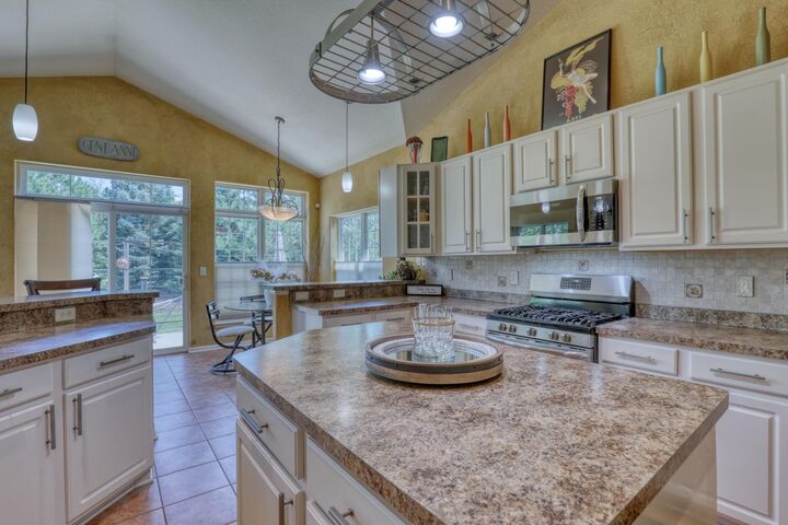 Property Photo: 6958 S Craig Ct WI 53132