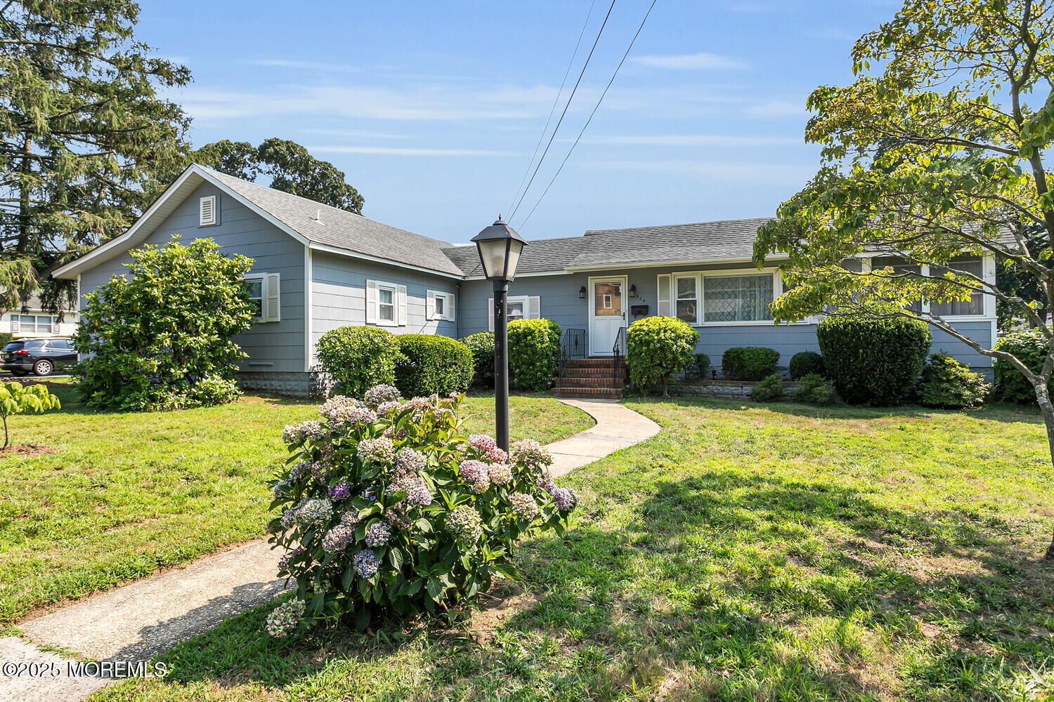 Property Photo:  324 E End Avenue  NJ 07718 