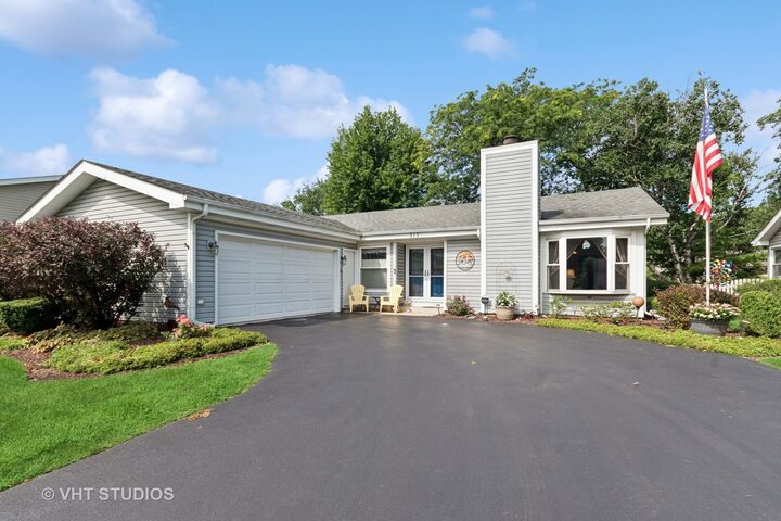 213 Plymouth Lane  Bolingbrook IL 60440 photo