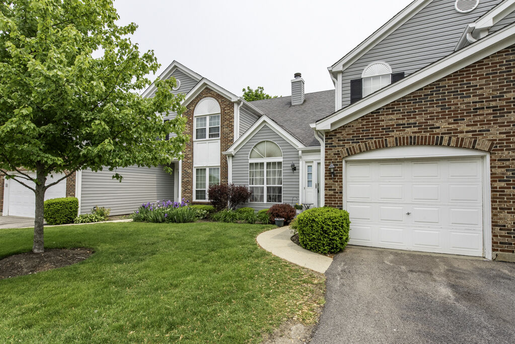 Property Photo:  1851 Salem Court  IL 60031 