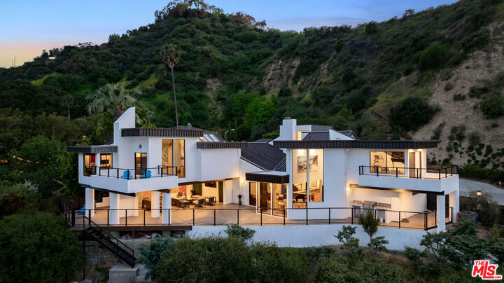 3372 Longridge Terrace  Sherman Oaks CA 91423 photo