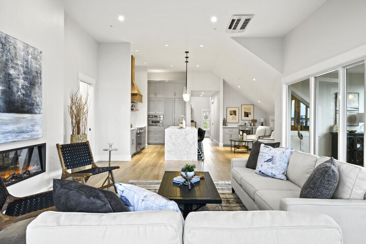 Property Photo: 2 India Street 4 ME 04101