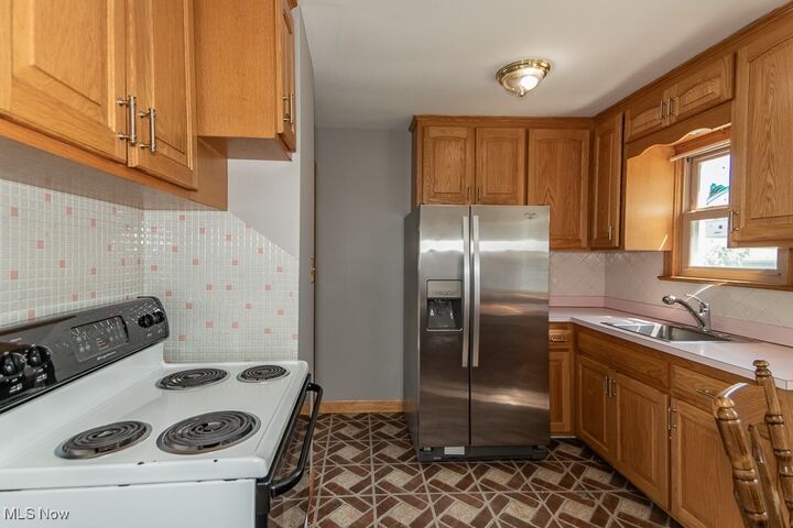 Property Photo:  1709 Douglas Road  OH 44092 