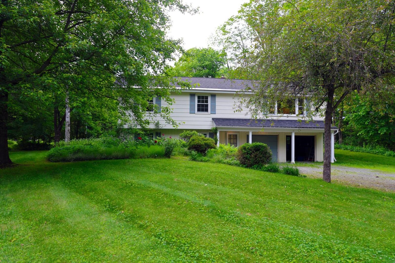 Property Photo:  37 Sargent Street  VT 05055 