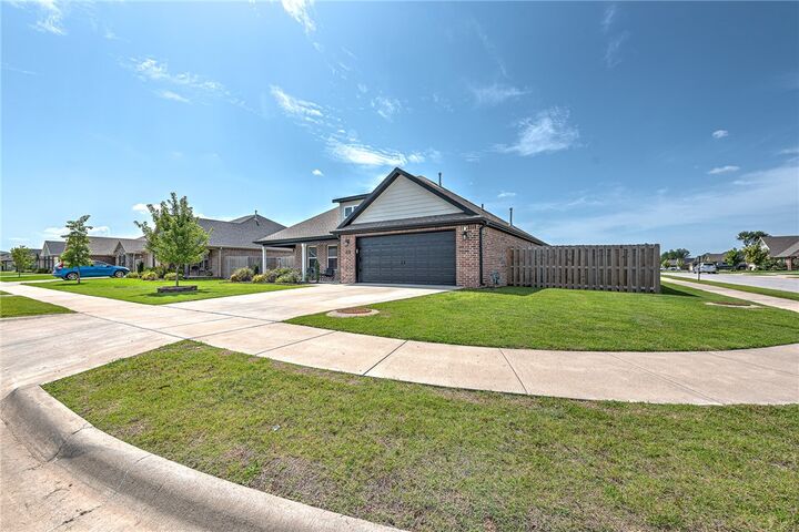 Property Photo: 35 E Loveland Loop AR 72730