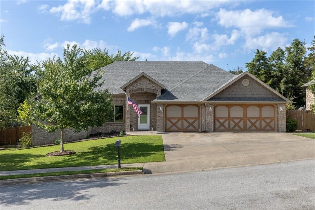 Property Photo:  171 Thornstone Street  AR 72774 