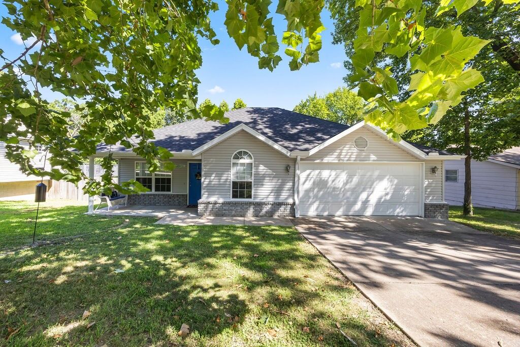 Property Photo:  9 Cawston Drive  AR 72715 