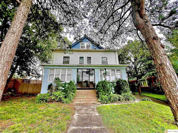 Property Photo: 1120 Park Avenue NE 68105