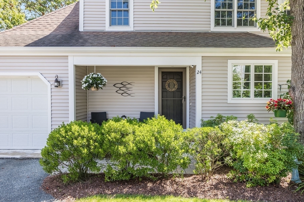 Property Photo:  24 Hampton Ct 24  MA 02649 