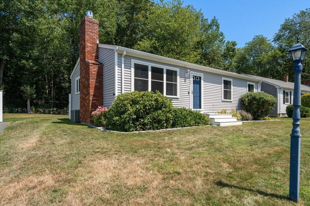 Property Photo:  106 Laurelwood Dr  MA 02745 