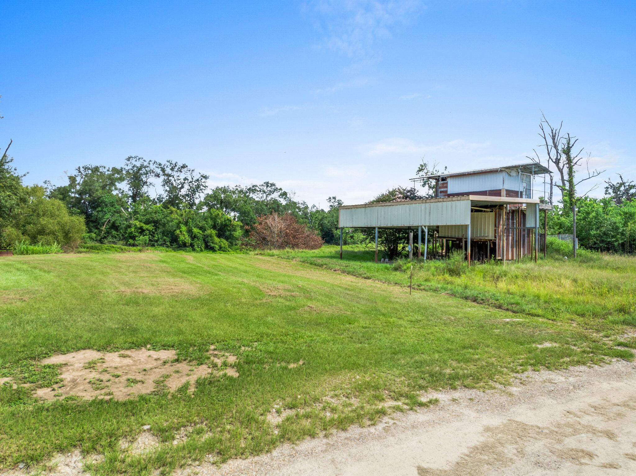 Property Photo:  526 Old Ferry Road  LA 70648 