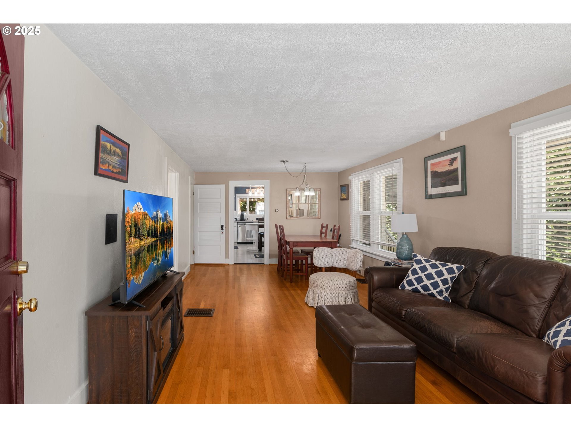 Property Photo:  5011 SE 45th Ave  OR 97206 