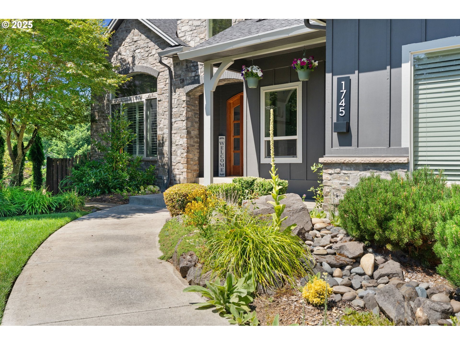 Property Photo:  1745 NW 37th Ave  WA 98607 