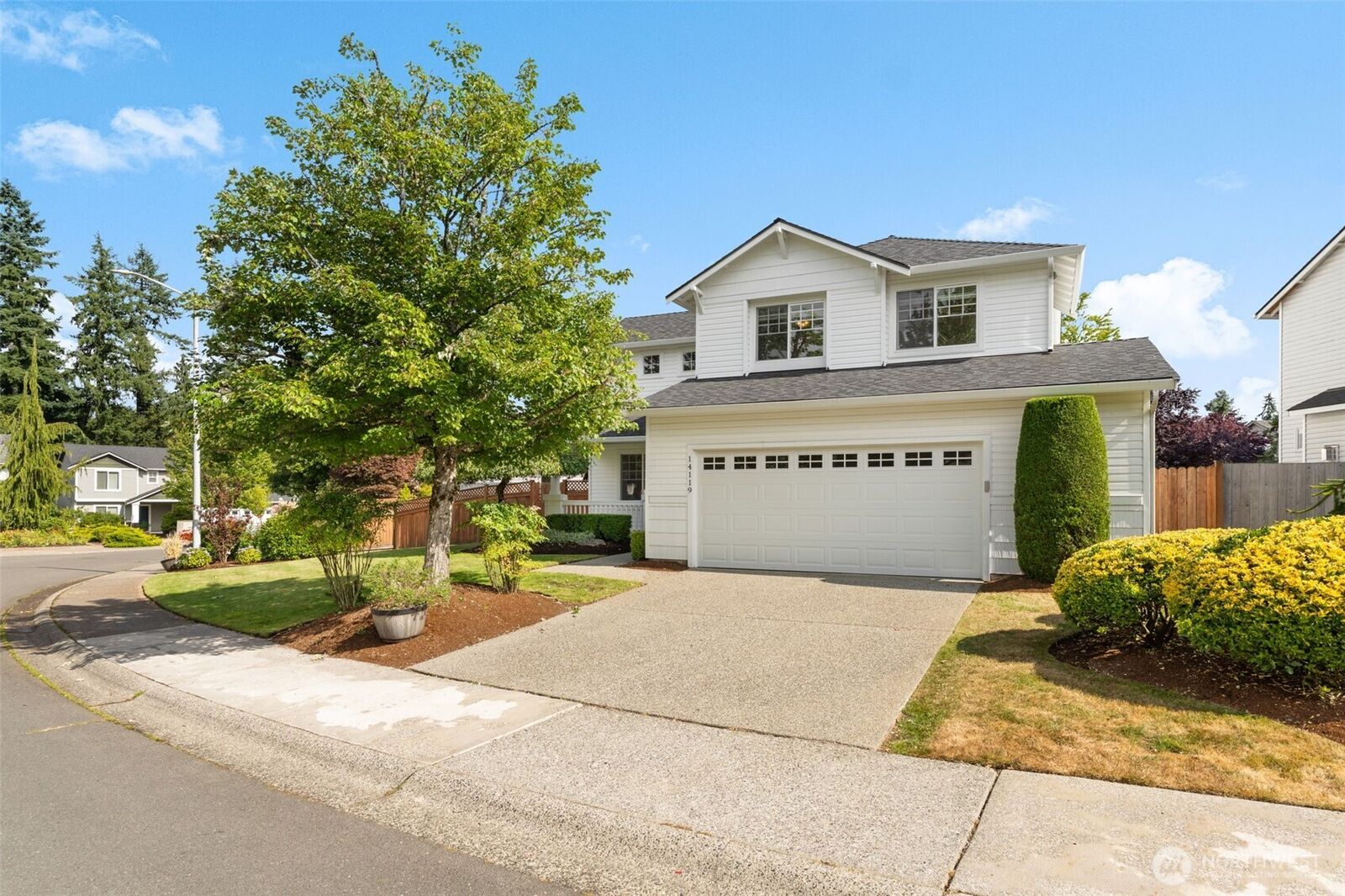 Property Photo:  14119  50th Avenue SE  WA 98208 