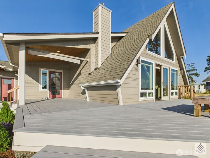 Property Photo: 748 La Cana Street WA 98239