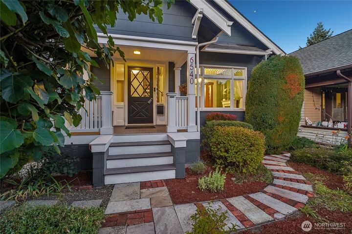 Property Photo: 6540 19th Avenue NE WA 98115