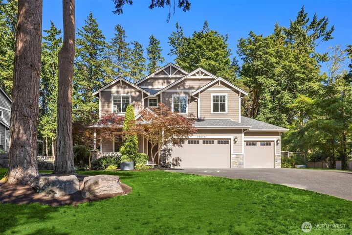 10674 N Madison Avenue NE  Bainbridge Island WA 98110 photo