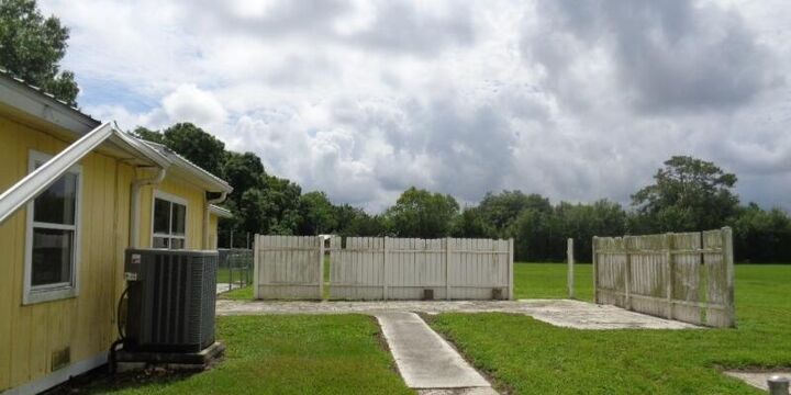 Property Photo:  20 NW 115th Drive  FL 34972 