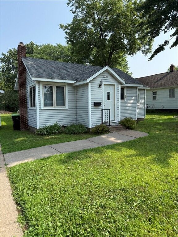 Property Photo: 1010 Mansfield Street WI 54729