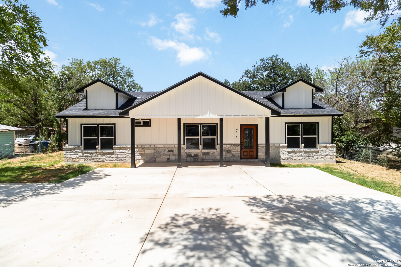 Property Photo: 731 Bernard TX 78221